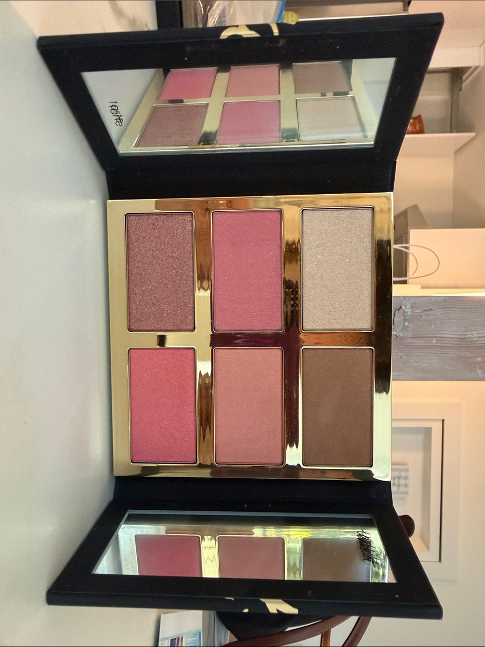 tarte Tarteist Pro Glow & Blush Palette — Bright Pink Accents - Picture 2 of 4